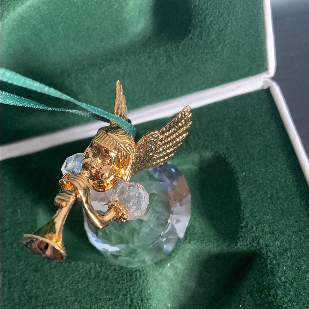 Angel with Trumpet Ornament - Picture 4 of 9
